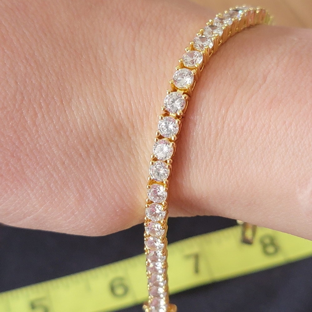 Tennis bracelet